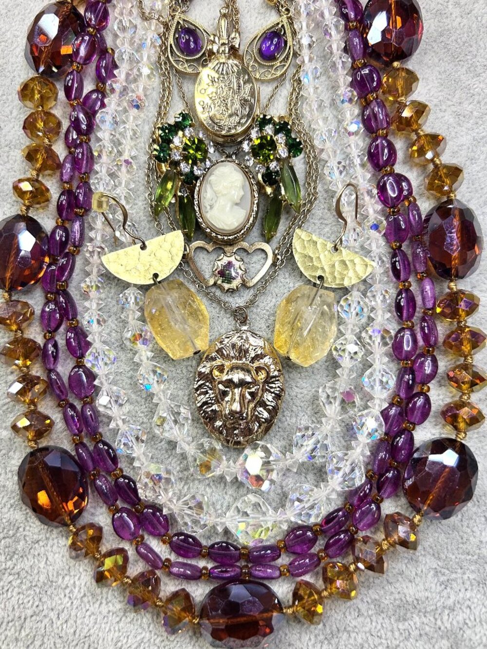 JEWELRY- 18-Live Auction Notification 😊 Like this to be notified for LIVES 🎉